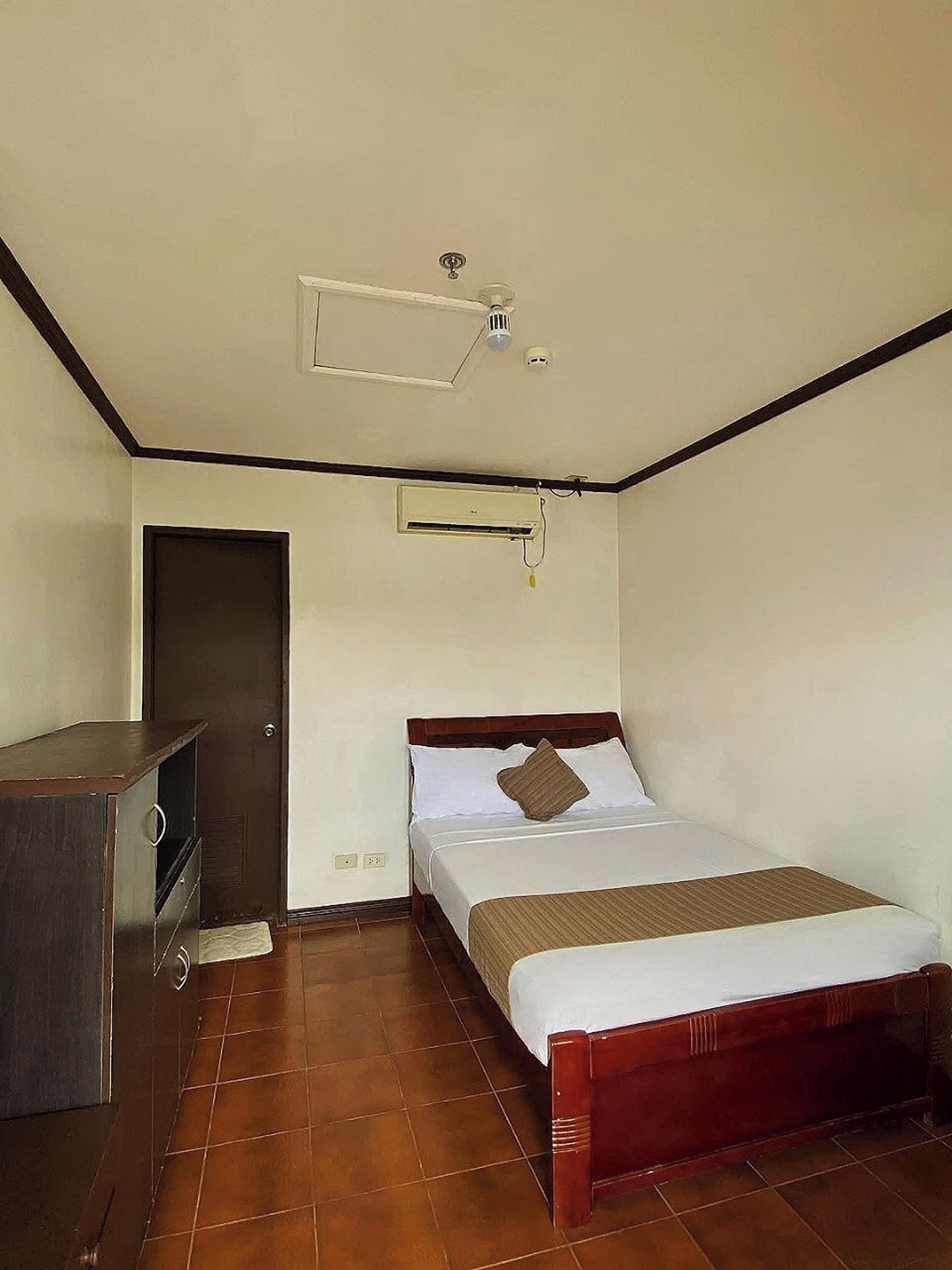 Habitación económica doble | Wifi gratis y ropa de cama