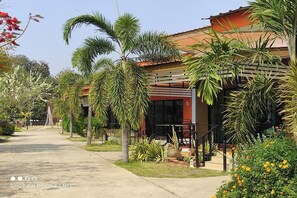 Front of property - Phra Chan Khiang Dao Resort (Phrae)