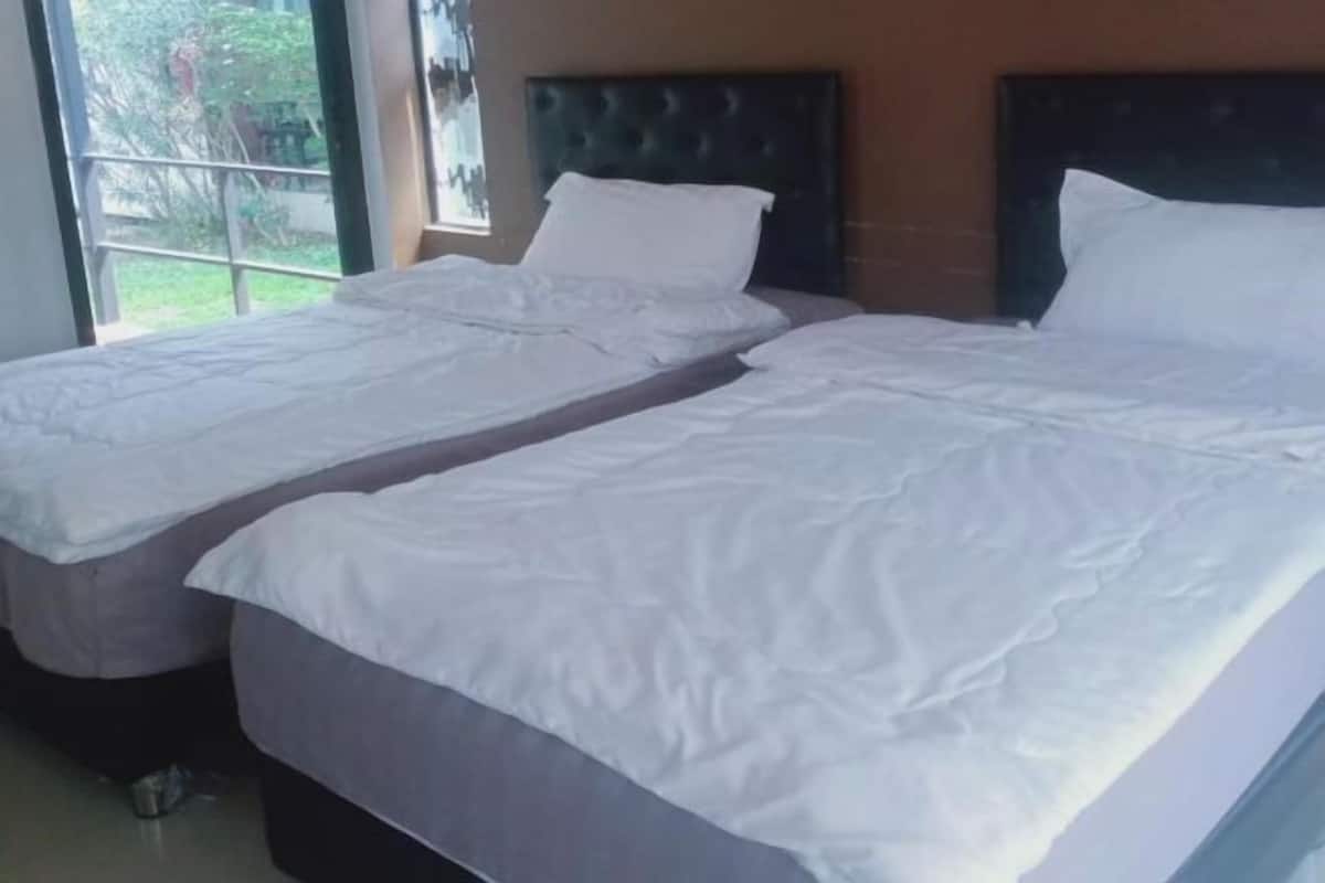 Desk, rollaway beds, free WiFi, bed sheets