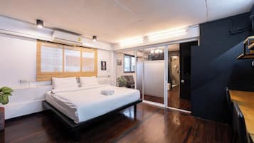 Double Room, Private Bathroom | Desk, free WiFi, bed sheets