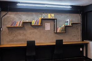 Double Room, Private Bathroom | Desk, free WiFi, bed sheets - Kayan Hostel (Chiang Mai)