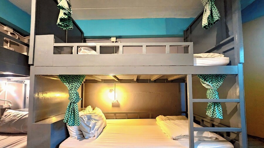 Me U Hostel