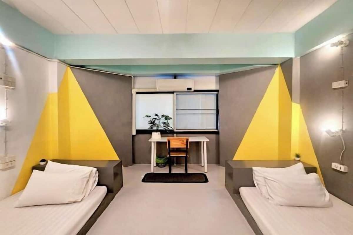 In-room safe, free WiFi, bed sheets