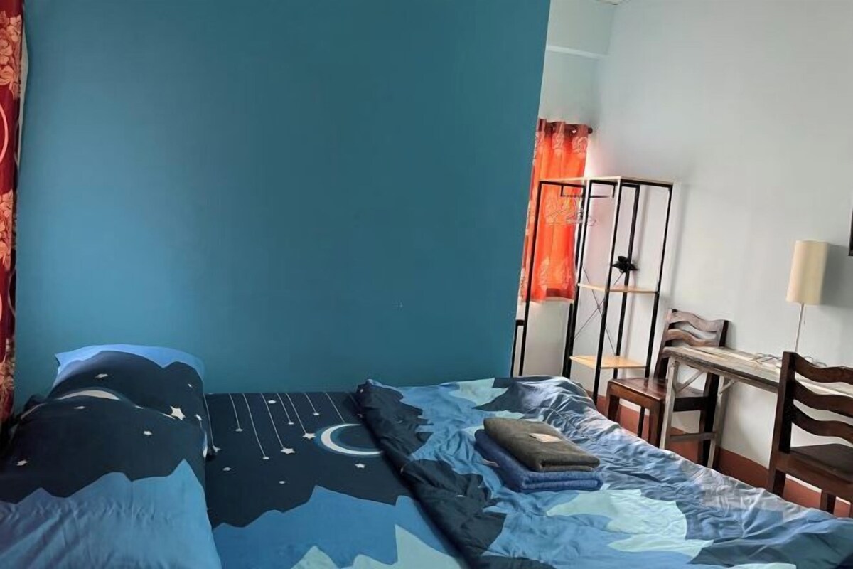 Desk, bed sheets