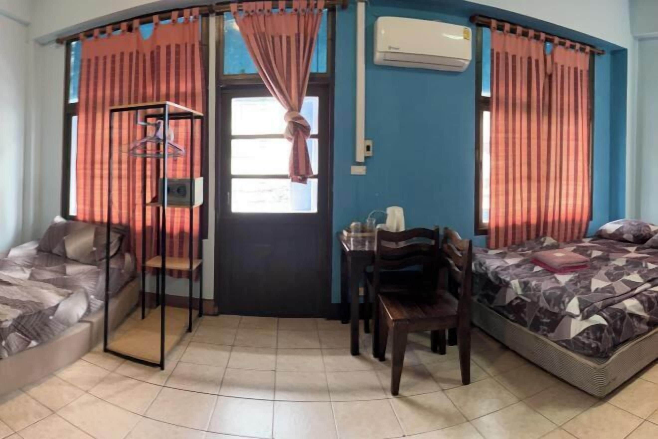 Bureau, draps fournis