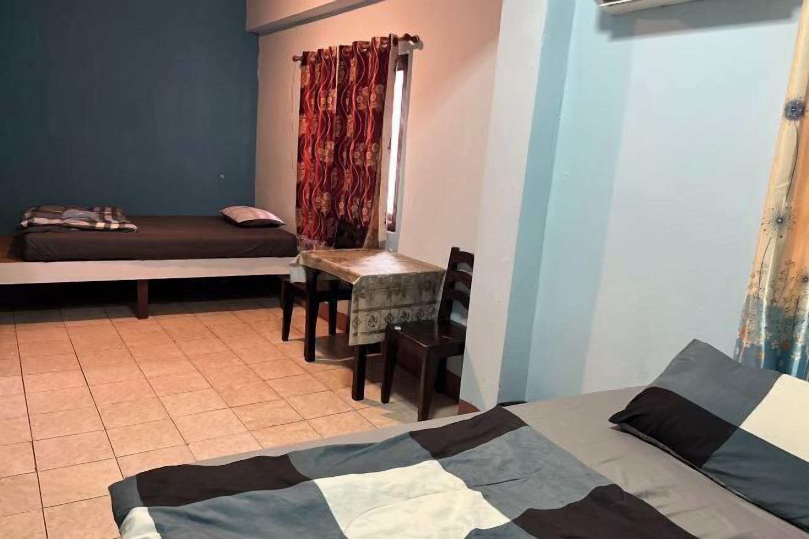 Bureau, draps fournis