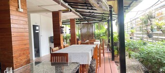 黃提克飯店