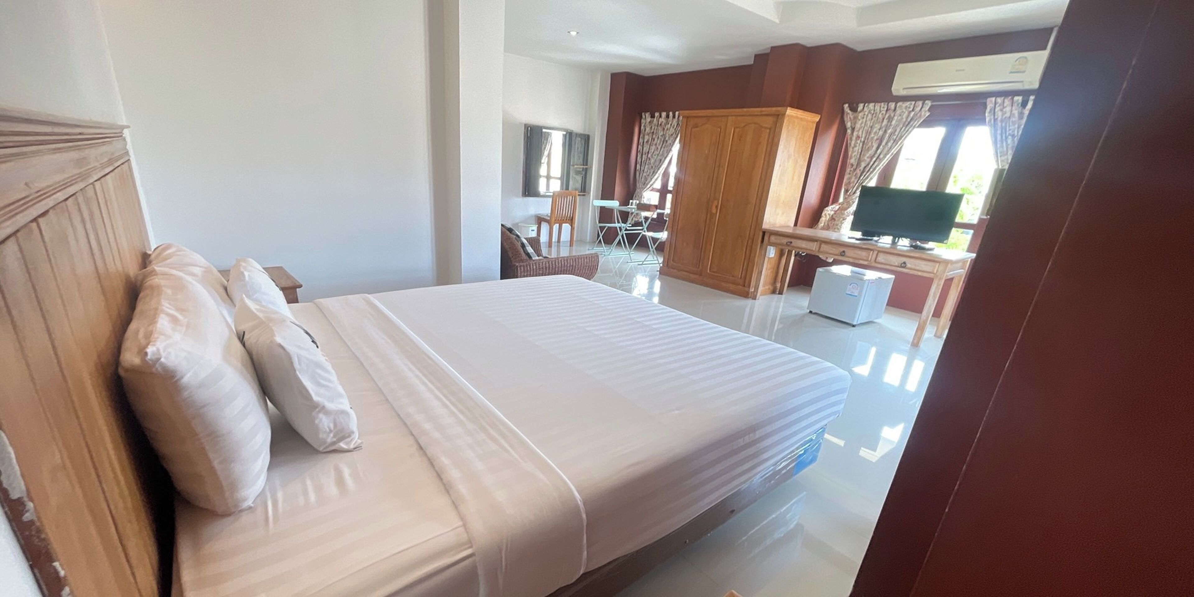 Suite | Escritorio, wifi gratis y ropa de cama 