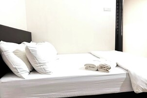 Villa | Desk, laptop workspace, iron/ironing board, free WiFi