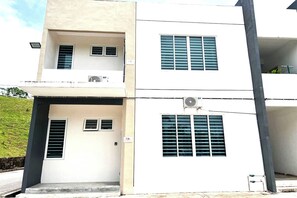 Front of property - Homestay Mykulim (Kulim)