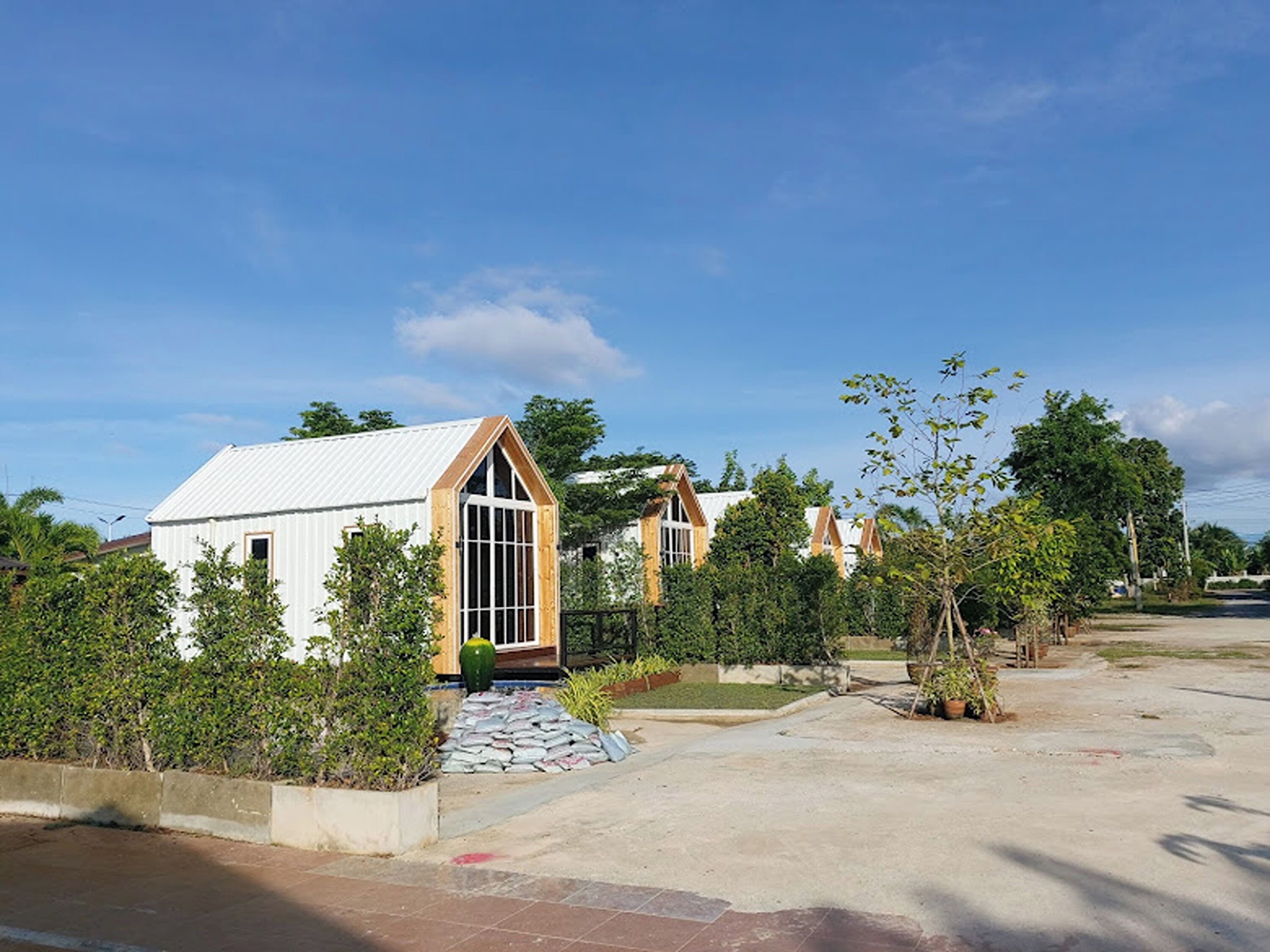 Vista frontal de la propiedad