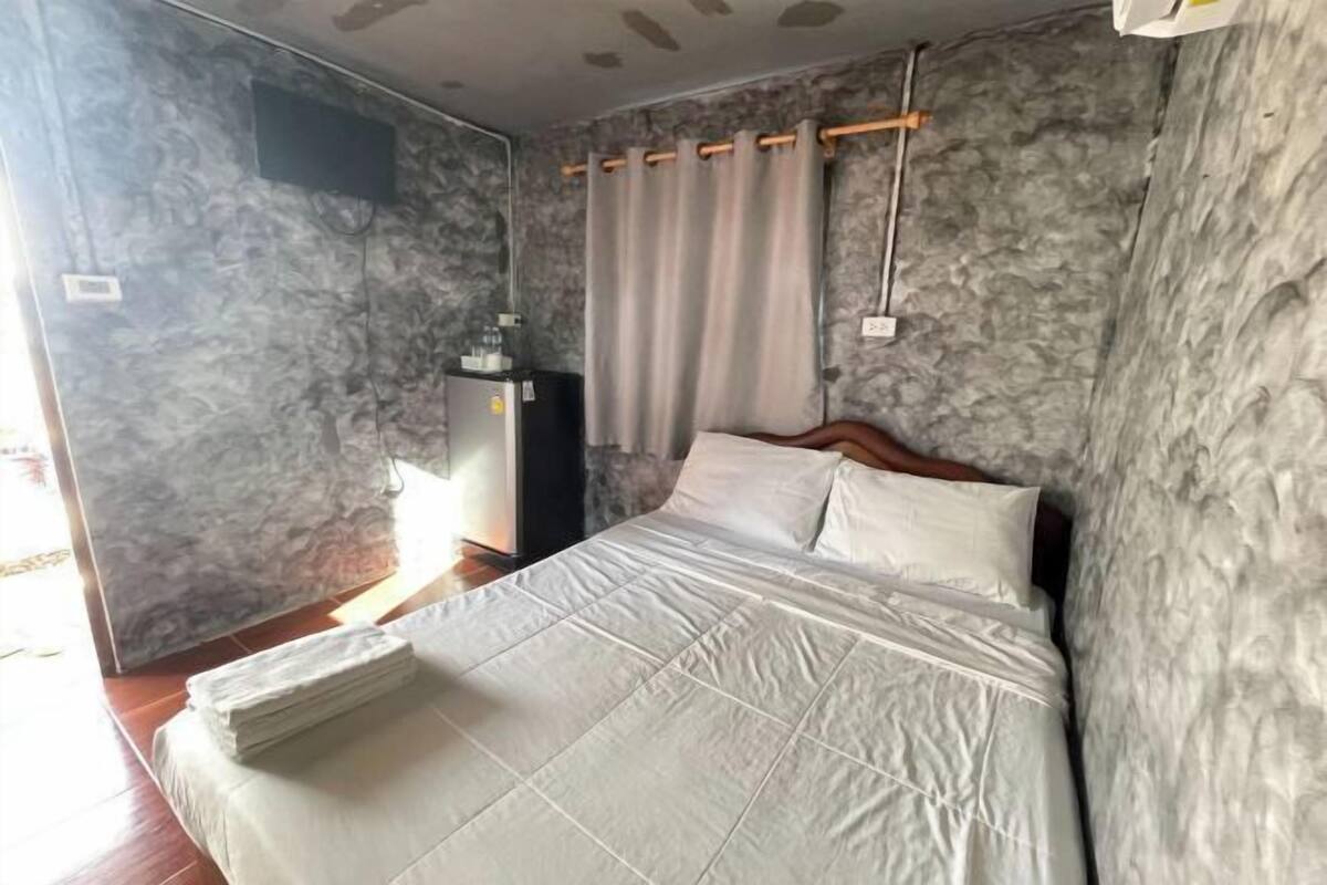 Wi-Fi de cortesia, roupa de cama