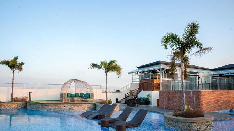 Sunday Belajandro Hotel