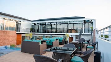 Kolam renang terbuka