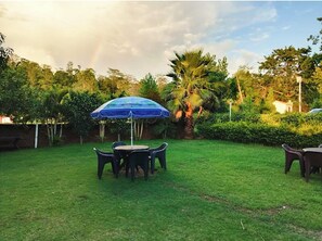 Khu ẩm thực ngoài trời