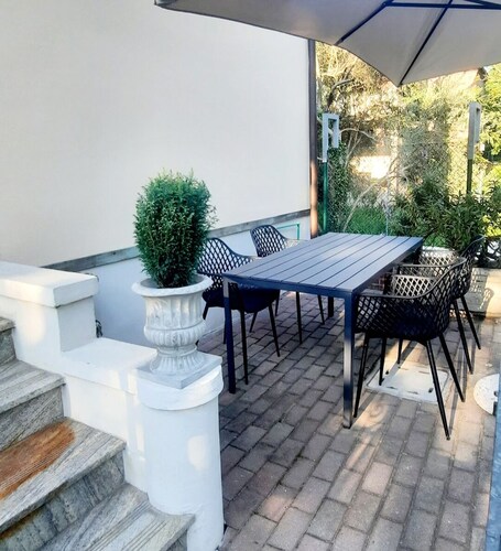 Charming 1-bedroom loft in delightful Imola with WiFi, AC and private garden
