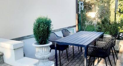 Charming 1-bedroom loft in delightful Imola with WiFi, AC and private garden