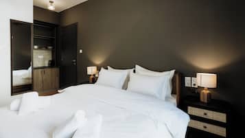 Double Room | Blackout drapes, iron/ironing board, free WiFi