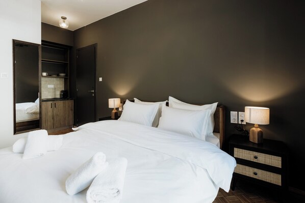 Double Room | Blackout drapes, iron/ironing board, free WiFi - Canvas Color Your Stay (Volos)