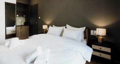 Canvas Color Your Stay