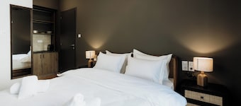 Canvas Color Your Stay