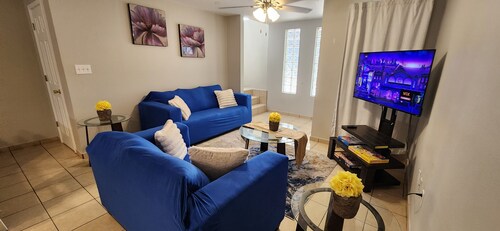 The Blue Oasis Dual Estate -Elegant Paradise for Events & Family Celebrations