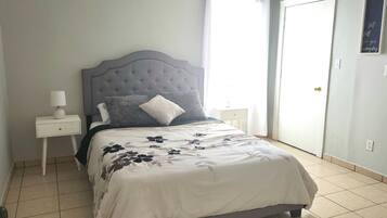 6 bedrooms, travel crib, free WiFi, bed sheets