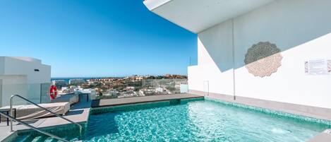 Et oppvarmet basseng