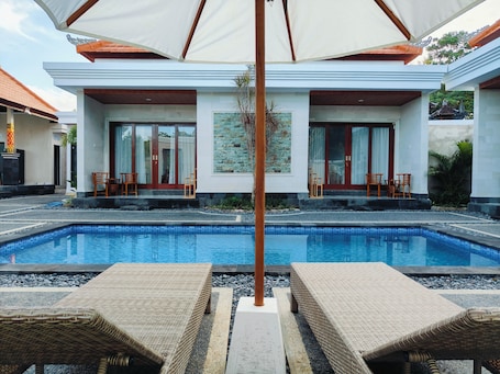 ์ผ์ธ ์์์ฅ, ์์์ฅ ํ๋ผ์, ์ผ๊ด์ ์์