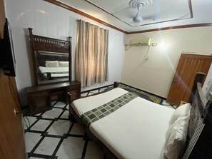 Double Room - Luxury Guest House (Islamabad)