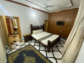 Double Room | Free WiFi - Luxury Guest House (Islamabad)