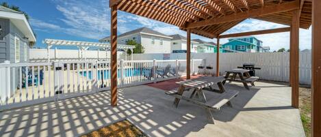 Spacious communal grilling area, ideal for outdoor cooking and gatherings.