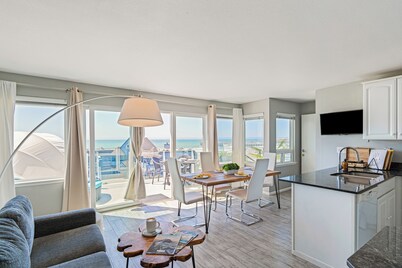 Cayucos Duo | 2 Bungalows w/ Views & Lounge Space | Pet Friendly