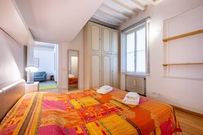 2 Schlafzimmer, Schreibtisch, Bügeleisen/Bügelbrett, WLAN