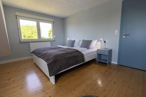 6 chambres, fer et planche à repasser, Wi-Fi, draps fournis