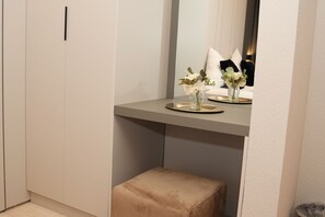 1 bedroom, Internet, bed sheets, wheelchair access - Hotel Hafez-Budget Doubleroom without balcony (Bad Salzuflen)