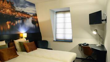 Standaard tweepersoonskamer | 1 slaapkamer, een bureau, een laptopwerkplek, gratis wifi