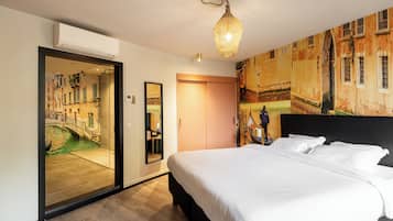 Suite | 1 bedroom, desk, laptop workspace, free WiFi