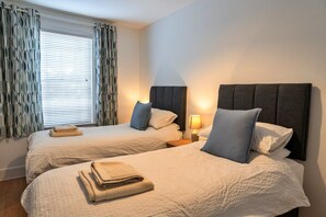2 bedrooms, iron/ironing board, free WiFi