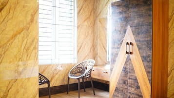Standard Studio Suite | Wardrobe