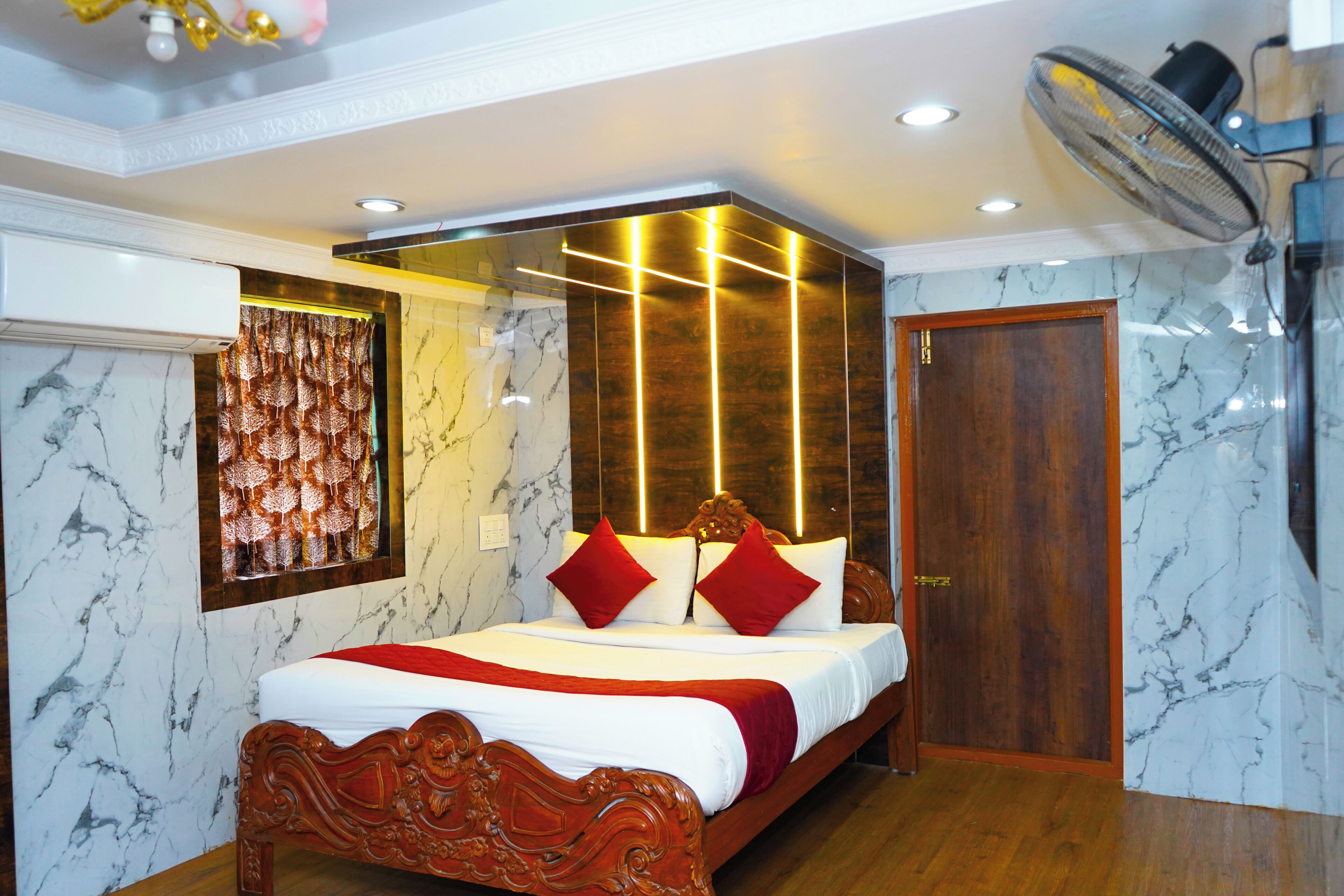 Deluxe Room | Soundproofing, WiFi (free), bed sheets