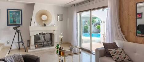 Smart TV, video games