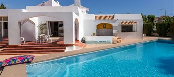 Beautiful Villa : Private Pool and Garden, close to the Beach and Golf Course