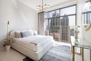 Individually decorated, individually furnished, free WiFi - 3Br + Maid Close To Burj Khalifa Dubai Mall (Dubai)