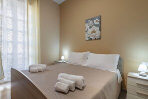 2 quartos, ferros/tábuas de passar roupa, Wi-Fi, roupa de cama