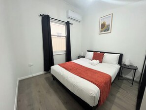 1 bedroom, iron/ironing board, free WiFi