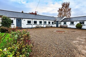 Exterior - Bungalow in Mainsforth with Games Room (Mainsforth)