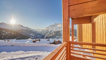 Apartment, 4 Bedrooms, Balcony