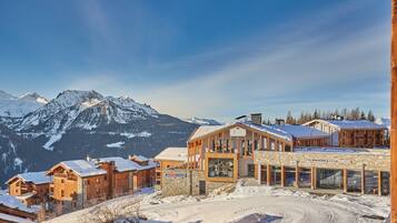 Apartment, 4 Bedrooms, Balcony