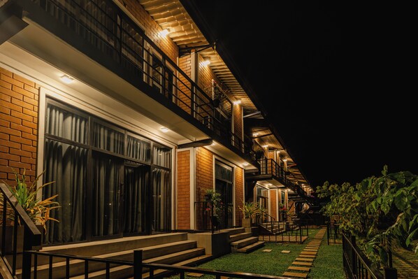 Deluxe Room | Desk, laptop workspace, free WiFi, bed sheets - waasala transithotel (Ja-ela)